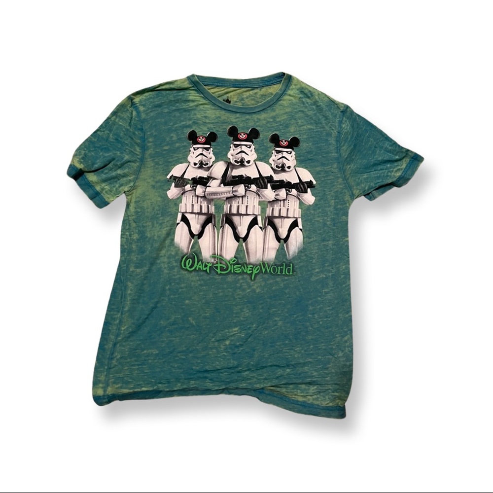 Like new, green Disney M T-shirt